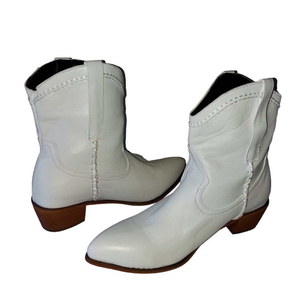 Women's Cowboy Style White Boots Size 8.5/39 Pleather Comfortable Mid Calf